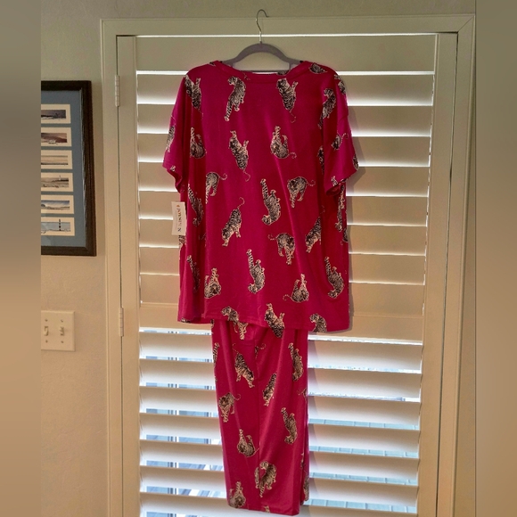 XL Womans Pink Pajamas with Tiger Print - Picture 2 of 6
